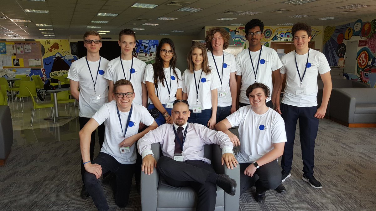 JESSSixthForm's tweet photo. The Digital Leaders. Proud to be assisting the @JESS_Summit #JESSleadership #JESSinnovation #CAS https://t.co/oCmtW1dGRh