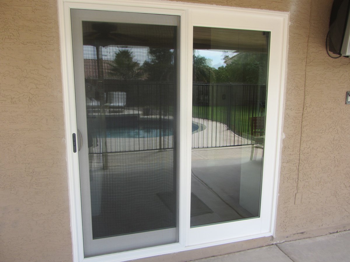 SolarWorxAZ's tweet photo. Window screens play an important role in your home. #SolarWorx provides the best #window #screens in #Tucson #AZ, Call now (520) 208-3713. https://t.co/gGIXWyYCck
