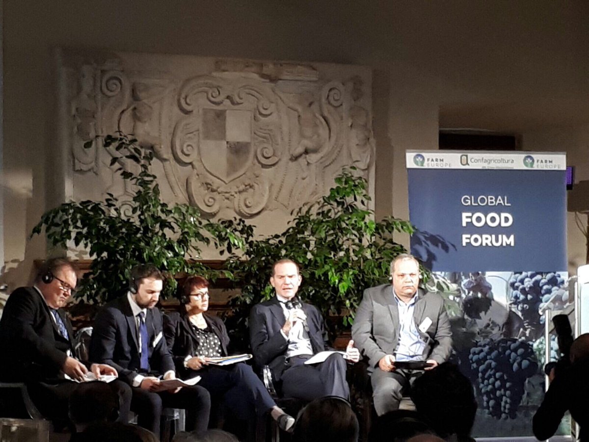 Confagricoltura's tweet photo. .@masgiansanti "Tutti oggi noi abbiamo bisogno di dati. Occorre aggregare macro dati a livello europeo". #GlobalFoodForum https://t.co/HlSbtBcSR2