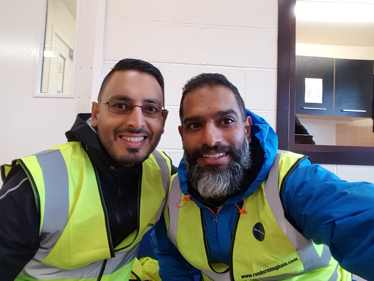 IAmTheBeardGuy's tweet photo. Ready to go #5kRohingyaRefugee wall from #HamsteadPavillion with @run_taz #RunBirmingham #RunWithTheBeard @perryhparkrun @#PerryHallPark https://t.co/GN1AzWN9Pz