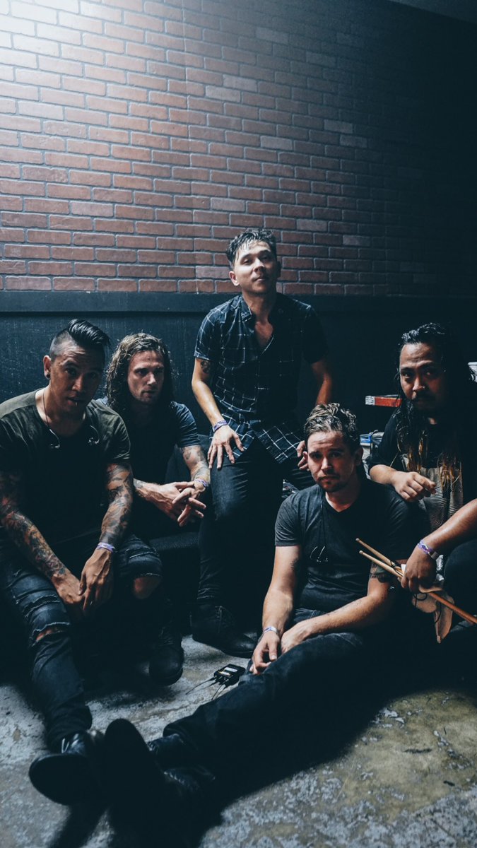 jessebarrera's tweet photo. Chain Reaction will always hold a special place in all our hearts. A very sweaty place. 💦💦 #hidinginside10 | 📸: @Hellojaninee https://t.co/cPQk4FsSkd
