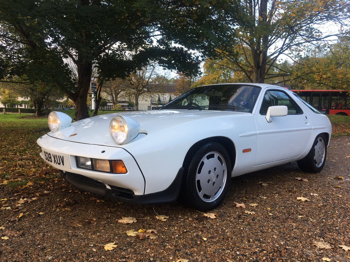 WhispererTrim's tweet photo. Love the lights ! #classicporsche. #porsche928 #porsche928forsale https://t.co/6mxcX2ElfQ