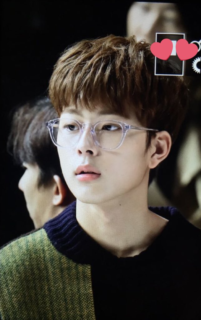 dkdlrh___2's tweet photo. 171021 #서울패션위크 #유선호 💕 https://t.co/X9RsKI0IB3