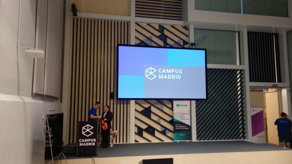 BigBangTrading's tweet photo. Nuestro equipo tecnico ya esta en el @ocsummit !! https://t.co/RtXVscFpll