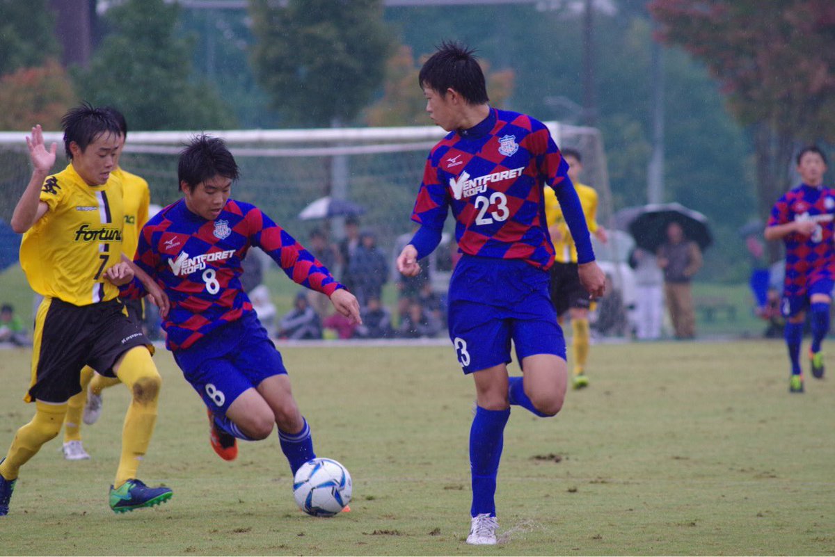 ヴァンフォーレ甲府 U 15 高円宮杯全日本ユースサッカー U 15 選手権山梨大会 山日ybsウイナーズカップが押原公園で行われ 雨の中の試合でしたが前半のゴールを守り切ったヴァンフォーレ甲府u 15が 1 0で勝利しました Vfk