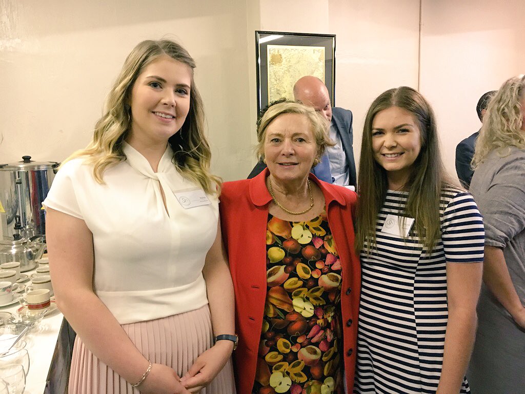FitzgeraldFrncs's tweet photo. Lovely to meet Roisin and Nicola, cousins from Derry, working in the Bondi Irish Support Agency. https://t.co/Hs4sd81YWR