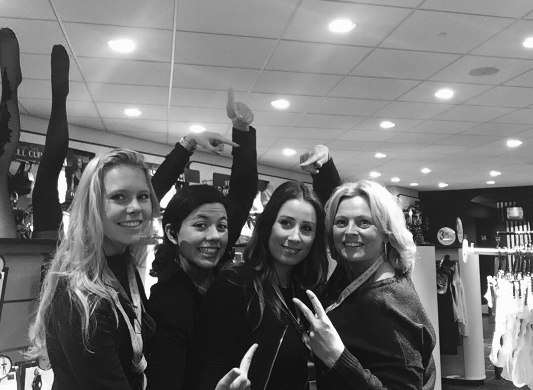 Deze topper gaat vanaf volgende week knallen in #hunkemöller Maastricht #havefun🎀#succes🍀#yourock 💪🏼<a href="/linda_jong/">Linda de Jong</a> <a href="/Nathy829/">Nathalie Scheepers</a>