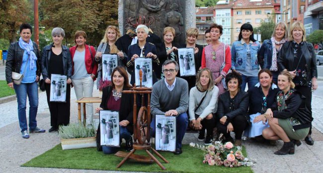 ArranoBergara's tweet photo. Gaur Bergarako dendarixen moda erakustaldixa frontoian
Komertzio txikixen alde beti; Bergaran bizi, bertan erosi, danok irabazi!
@bedelkar https://t.co/gOdTO9Tmmz