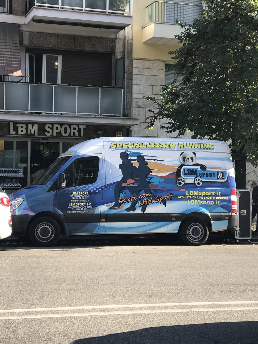 tedeschivola's tweet photo. Provare le nuove gomme con allunghi sul marciapiede di via Appia con la cravatta....
FattoβοΈ
#LBMSport entra nel #triathlonβοΈπ https://t.co/w2IoREOc9U
