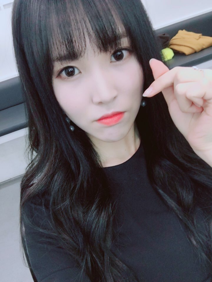 GFRDofficial's tweet photo. #여자친구 #GFRIEND #유주 우리 버디들😚 유주 목소리 아까 들었지만 또 듣고 싶다구요? 유주도 또 들려주고 싶어🎵 잠시 후 6시 5분! #KBS2 #불후의명곡 에서 꼭 만날 거라고 대답할 수 있나요? 버디의 답을 듣기 위해 기다릴게요💕 https://t.co/AmtvrIenOP