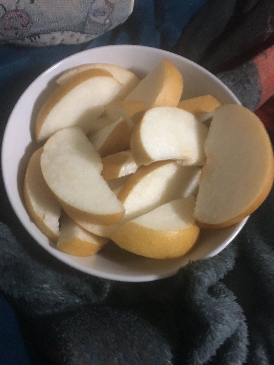 JettCourage's tweet photo. @eatyourkimchi my local Korean grocery got Korean pears again this year #eatyourpearout #yum https://t.co/0WGsLbAkum