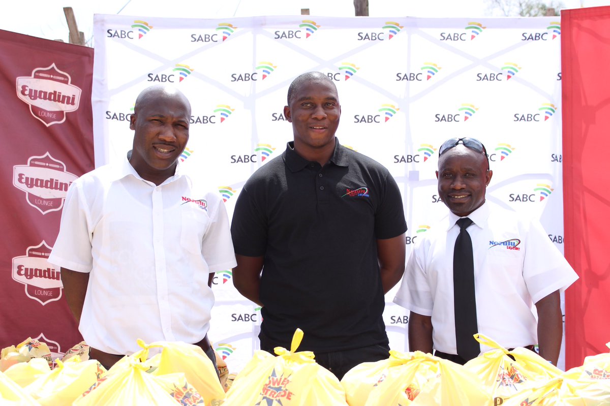 ukhozi_fm's tweet photo. #SabcFoundation &amp; @EyadiniLounge &amp; NozuluLuxLiner #FloodsDisaterRelief #DurbanStorm #SabcCares #UkhoziCares https://t.co/dCji8bDu5b
