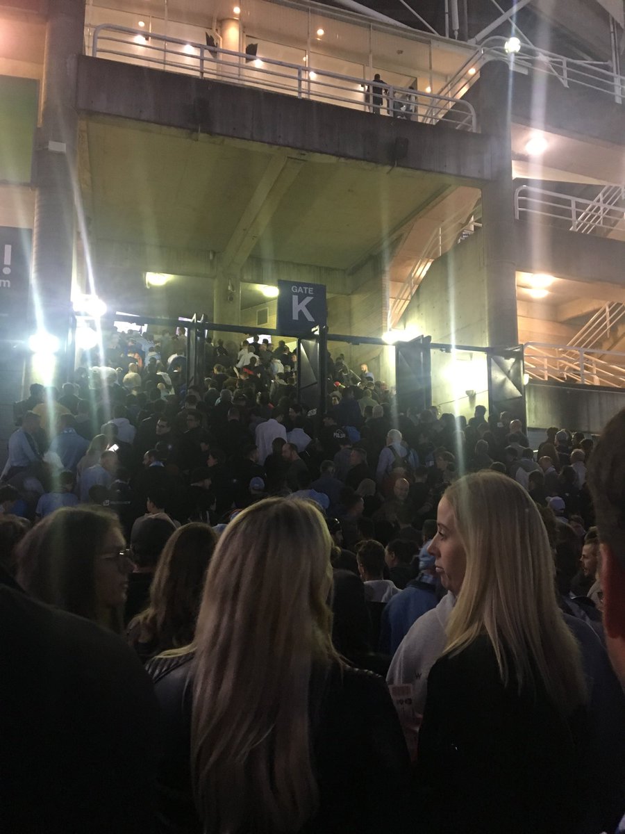 JodyMFitz's tweet photo. Hmm..might make kick off. #SydneyDerby #sydfc https://t.co/V5bjggQ0vt