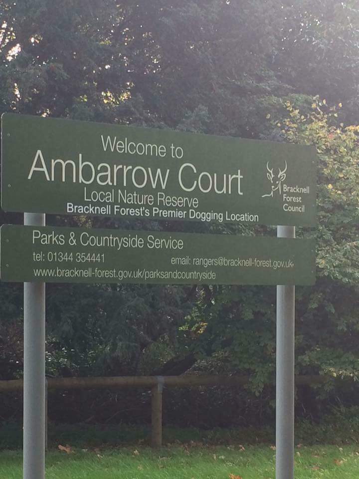 Rog0109's tweet photo. Nice of Bracknell Council to highlight this for the local #dogging community ! #doggers #premierlocation https://t.co/aJmXNaO7du