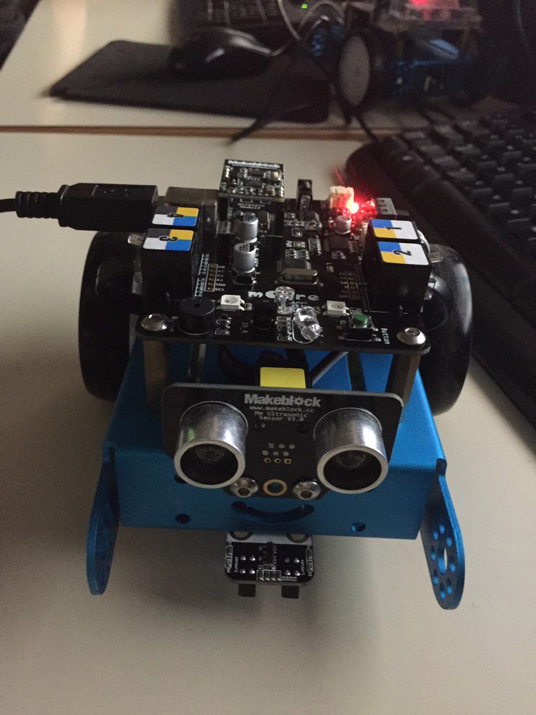 Juan_Darocha's tweet photo. Disfrutando con los más peques en @csraspberryjam @Raspberry_Pi @CodeWeekEU https://t.co/VO7Eavpkv4