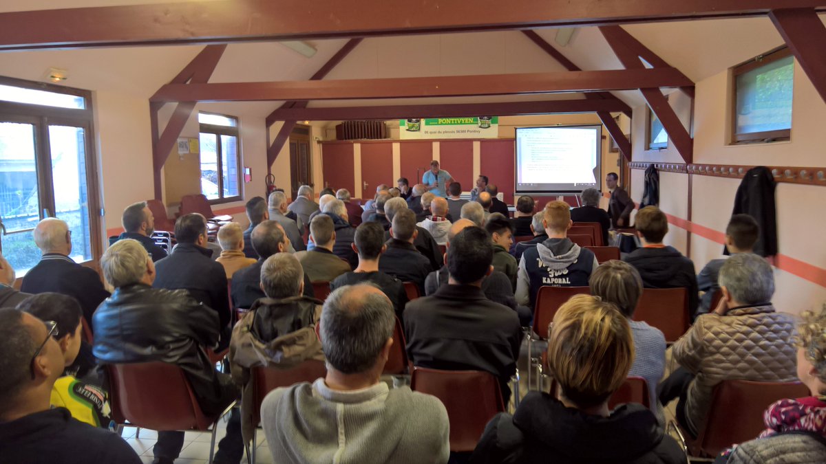 gyguillot's tweet photo. Plus de 70 personnes ag #vcp @VillePontivy @JARNIGONM @JestinHerve @soizicperrault #3titreschampionnedefrance #marielenet https://t.co/WyfGfZ4RnI