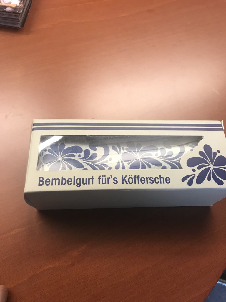 nouripour's tweet photo. Danke, @uadheide für dieses wundervolle Geschenk:
😘

#Bembel #Bembelgurt #BembelOnTour https://t.co/drAYbb6zLu