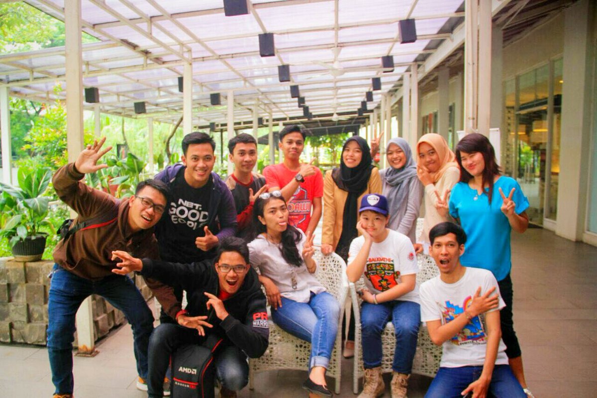 yogafauziirawan's tweet photo. Kopdar "Net Good People Tangerang" π
@netmediatama @NET_GoodPeople @GoodNETPeople @NETGoodPeople #netgoodpeople #tangerang #nettv https://t.co/i1M7NUQH89