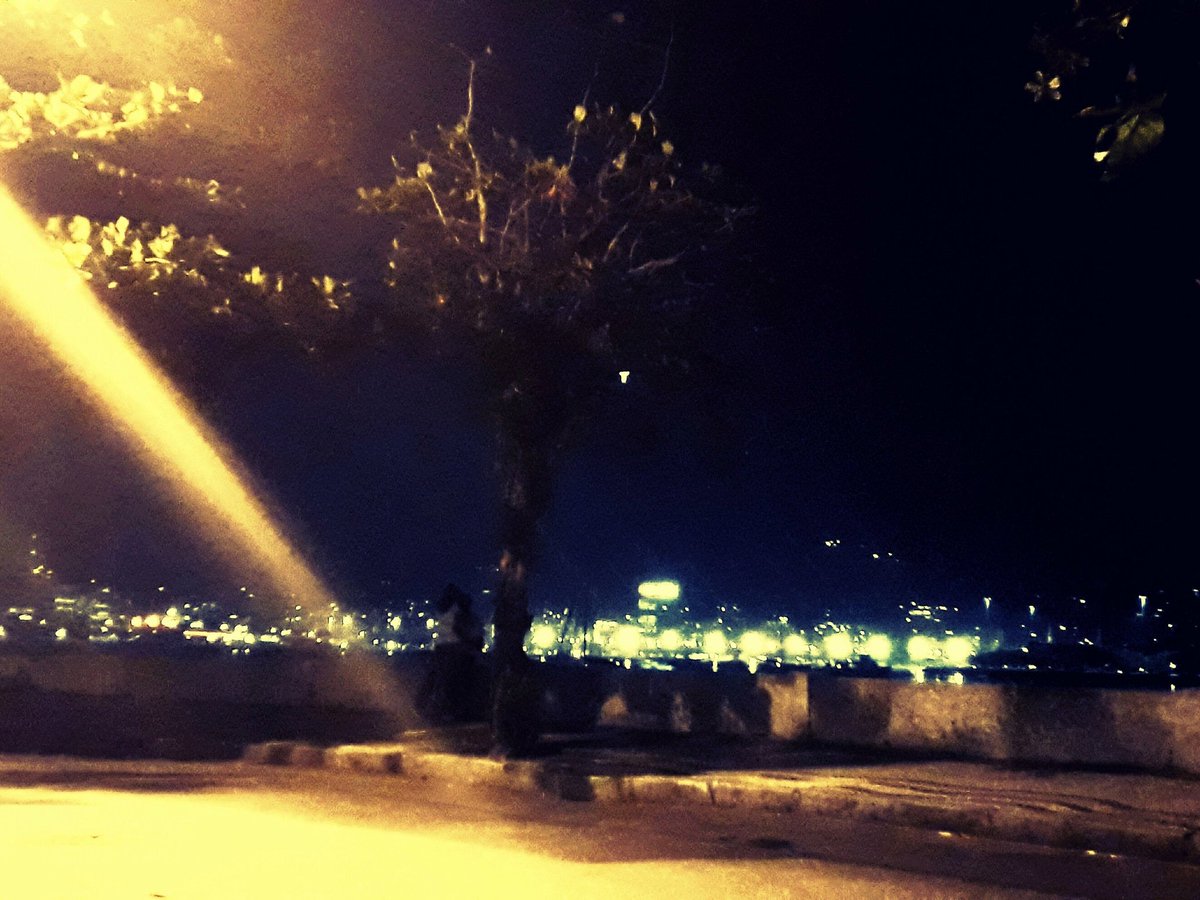 Linkezine's tweet photo. Foto: Rua 8
#vejario #annerj 
#igmasters  #fineartphotography #artenoolhar #cool #decorandocomclasse #decorlovers #designdeinteriores https://t.co/kFe8MRh2Vo