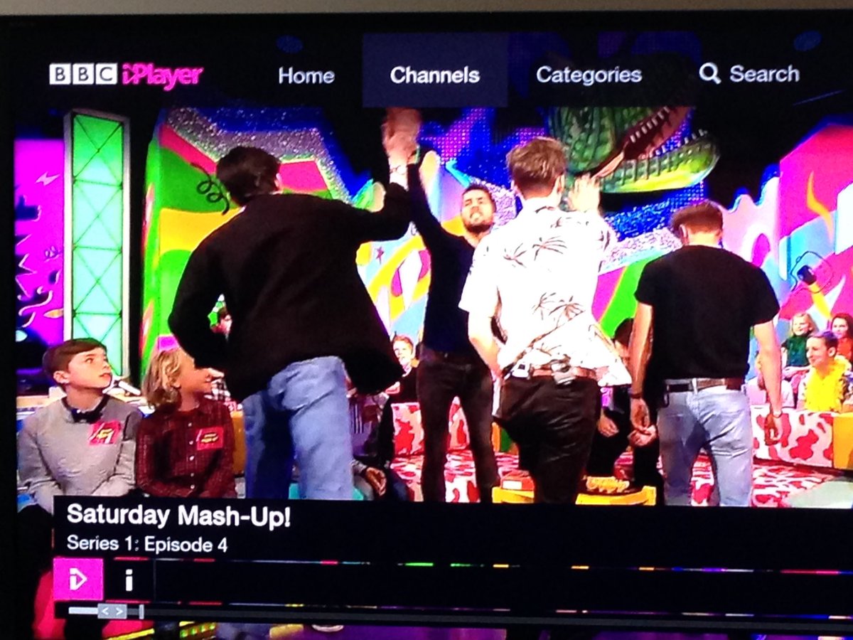 5yllol's tweet photo. Ben and his @Spotlightdrama friends enjoying being in the live audience of Saturday morning mash up 💙 https://t.co/ElRcYPF8Ej