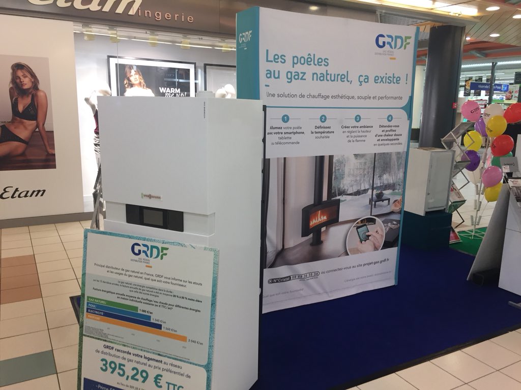 erosjul's tweet photo. Cheminées au #GazNaturel, parlons-en ! GRDF et ses partenaires se mobilisent au Carrefour à Thionville #grdf https://t.co/KtzIjAvd81