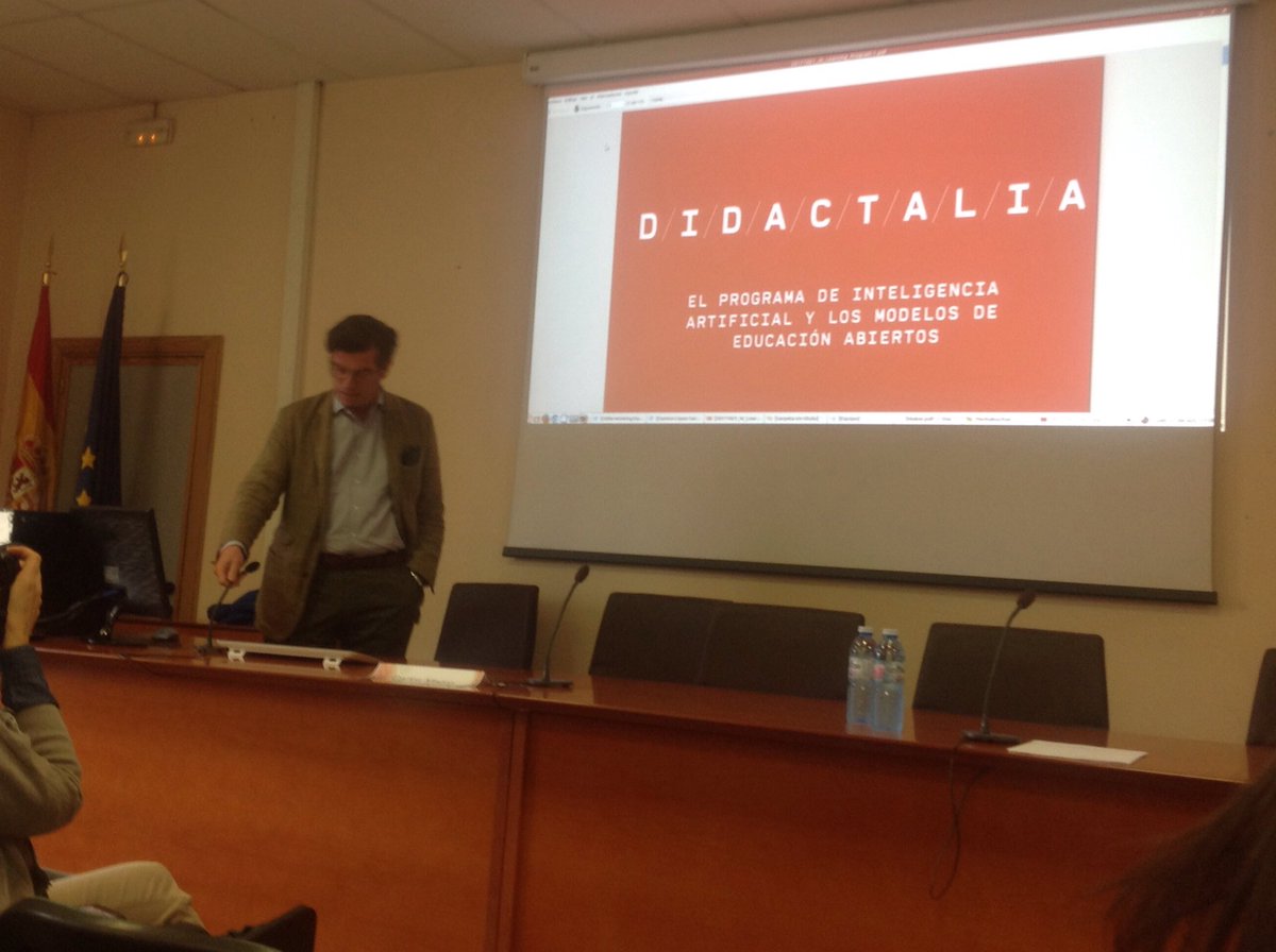jserrano's tweet photo. @maturanaricardo Big data #OWD2017 presenta Didactalia. "Todos generamos datos" https://t.co/OKSN5XZbBb