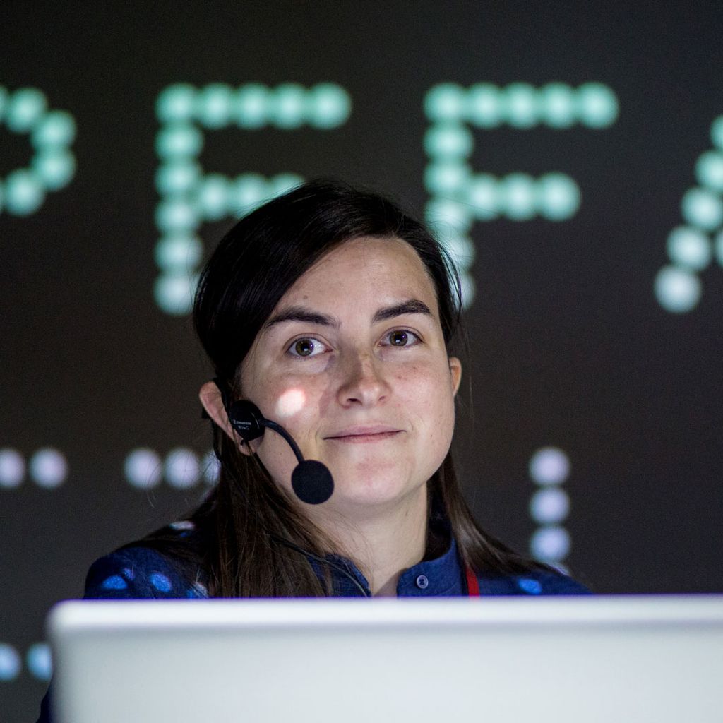 thedesignnetcom's tweet photo. 01.10.2017 TypeKyiv
Viktoria Grabowska: A forgotten font for the blind / Забутий шрифт для незрячи. https://t.co/rTyX267vtl #PGDWeek https://t.co/piTRevUTOH