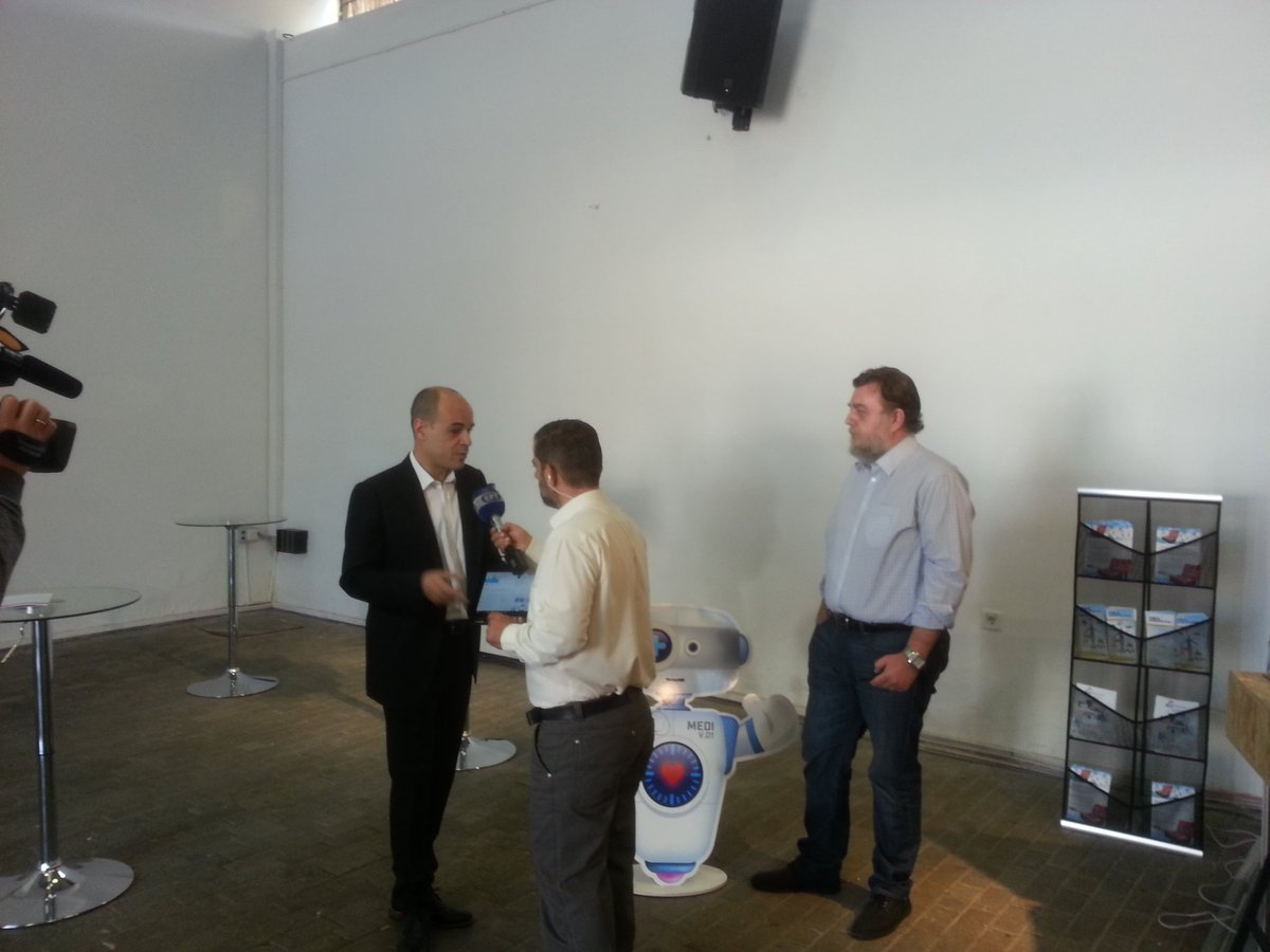 s_pitoglou's tweet image. Παρουσιαζοντας το medi και το MedInfoBook στο πρωινό της ΕΡΤ. Special thanks @dravityhealth για τις φωτό. #MedInfoBook #ehf17 @com_sol