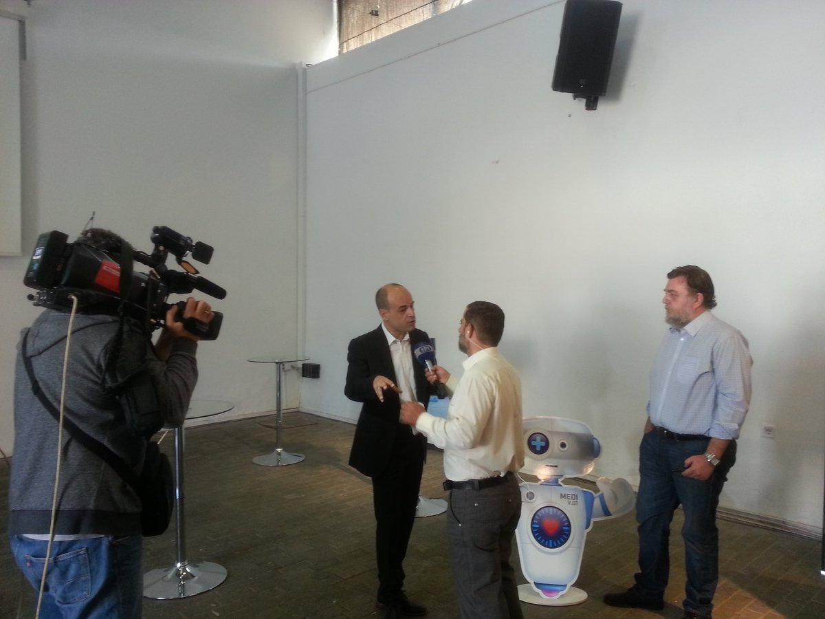 s_pitoglou's tweet image. Παρουσιαζοντας το medi και το MedInfoBook στο πρωινό της ΕΡΤ. Special thanks @dravityhealth για τις φωτό. #MedInfoBook #ehf17 @com_sol