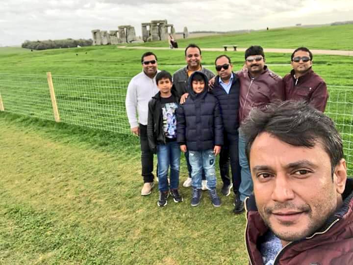 ActorDarshan_'s tweet photo. Challenging 🌟 D boss @dasadarshan with his son in UK world heritage sight " STONEHENGE " 1among wonders of the world https://t.co/ZLFpzDDlJN