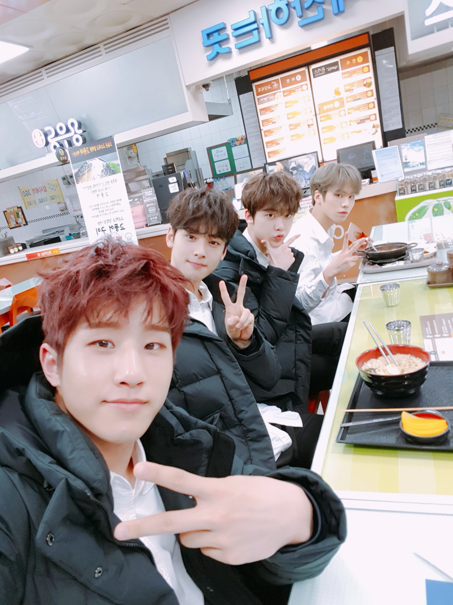 DMpr4uXVoAAog_4.jpg:orig