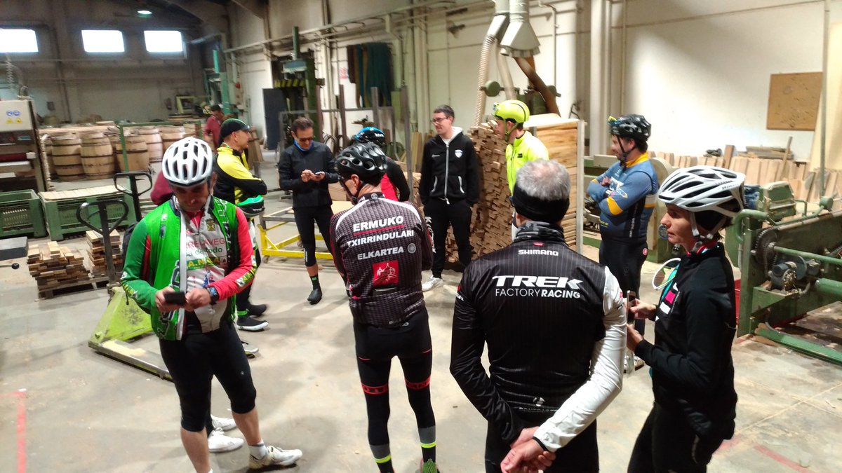 alvaroslz's tweet photo. Primera parada #Bike&amp;Wine2017 con los amigos @life4_bike echando de menos a @ssempere  y @Biobikeandrun https://t.co/rRoHmY5Wal