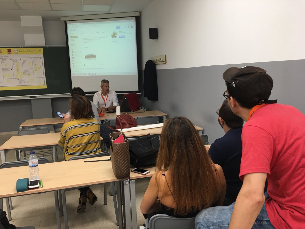 TeamSocialdoor's tweet photo. Comenzamos con las exposiciones de los #proyectos #HackathonTurismo @unisevilla @ftfsevilla #TurismoSostenible #businessideas #innovation https://t.co/yn9a0QuXhs