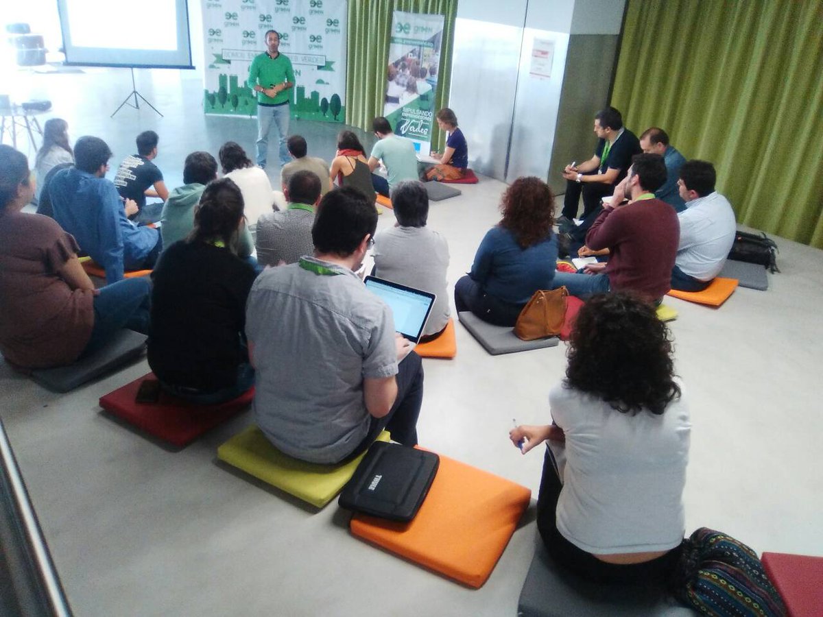 GreenweekendORG's tweet photo. Empezamos jornada de sábado en #GWACoruña con taller modelos de negocio con @agusvgamazo @ConcelloCoruna @MAPFRE https://t.co/eAFuEglm0B