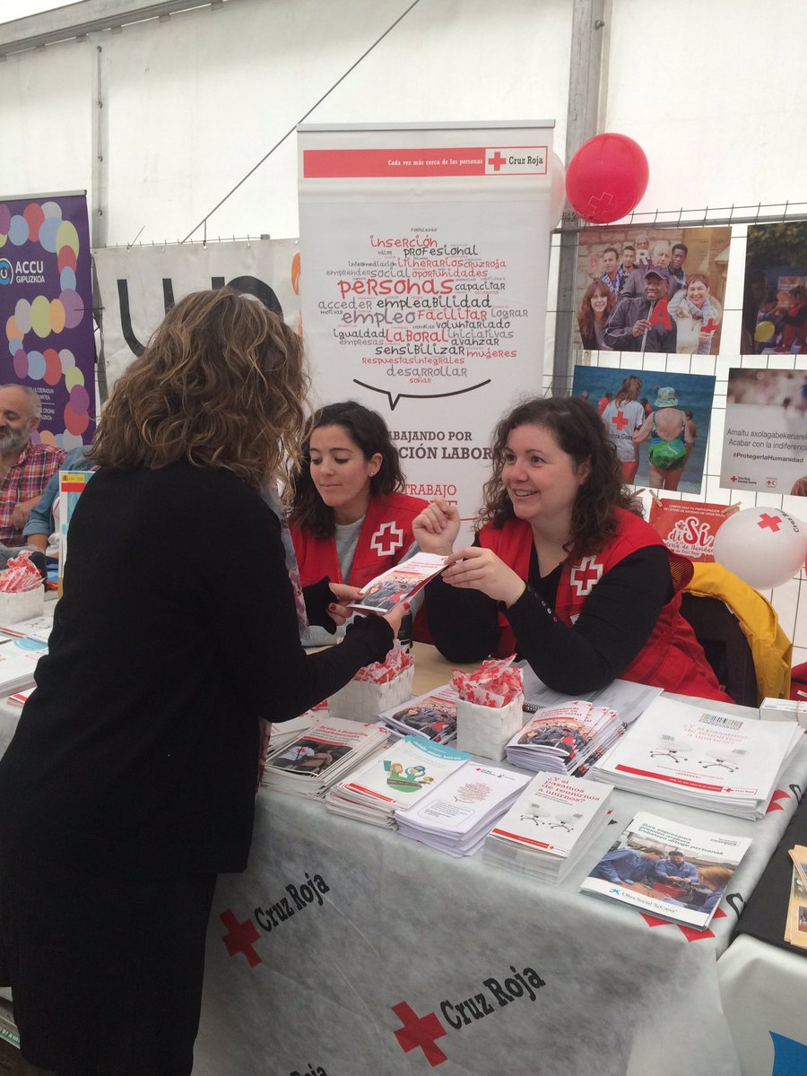CruzRojaGip's tweet photo. Hasi da Gipuzkoa Solidarioaren #Foruma, Okendo Plazan #Donostia. # animazioa #batukada #33Elkarte. Zatoz! @gipsolidarioa https://t.co/GWe5QnoT96