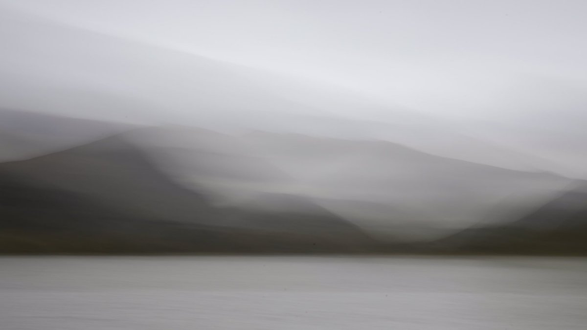 A non-mono ICM shot looking towards Mt Snowdon, shows how grey it is! #SnowdoniaTogfest2017 @CanonUKandIE