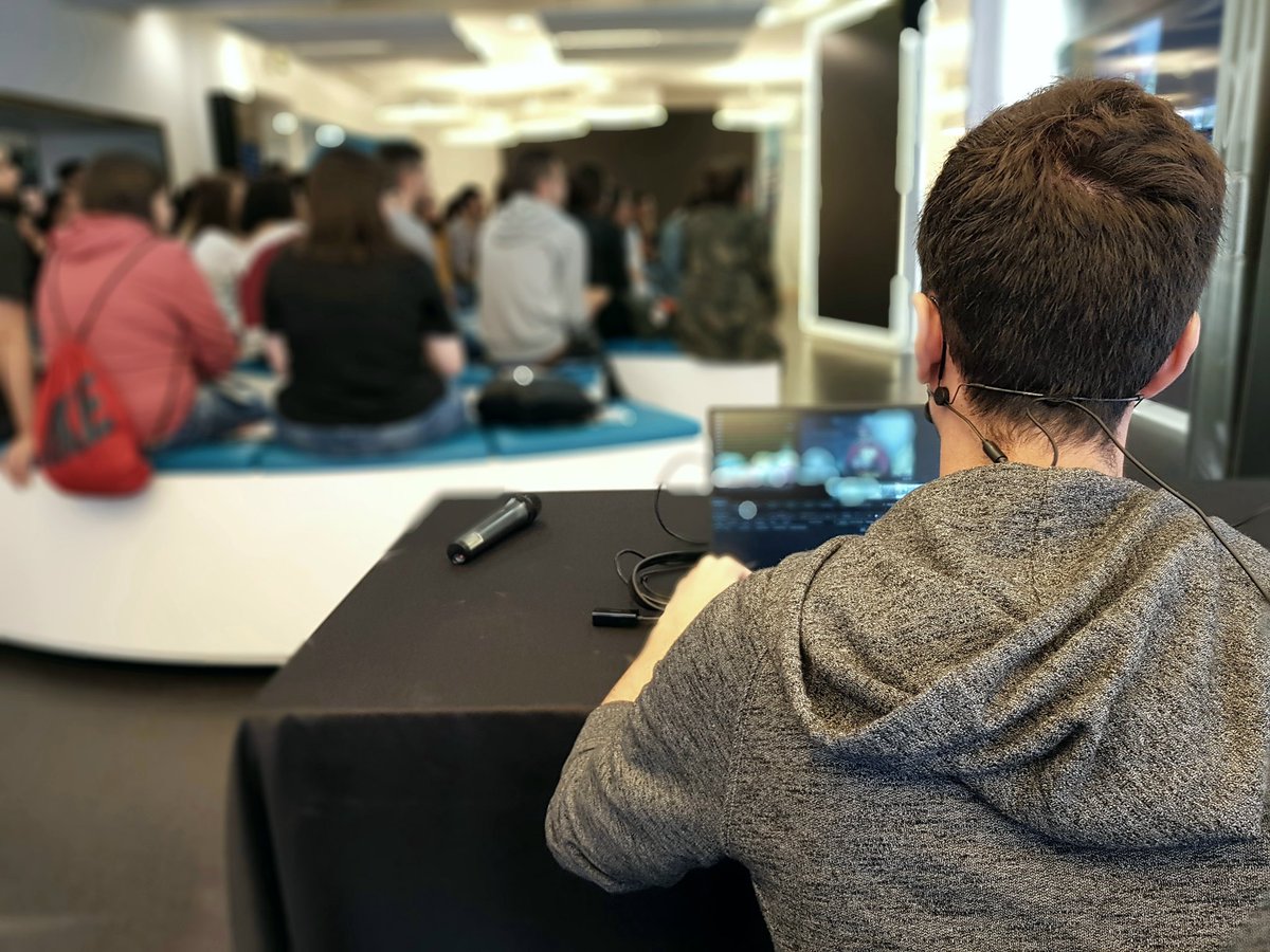 SGO_group's tweet photo. Mistika expert Adrian Gonzalez giving a #workshop at @SPOILERFEST. @escuelatai #SpoilerFest #taispoilerfest https://t.co/eR44LDHB93