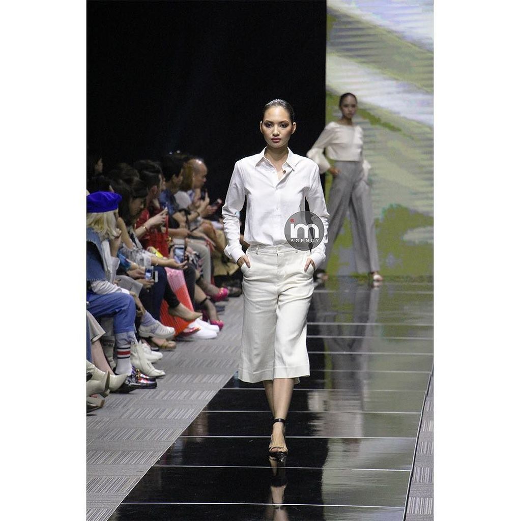 imagencymanila's tweet photo. The beautiful Carla Manuel wears @amesiellaofficial for the final night of Manila Fashion Festival. #MFFBeyond #TeamIMagency #IMgirls https://t.co/YuyUUJF4CQ