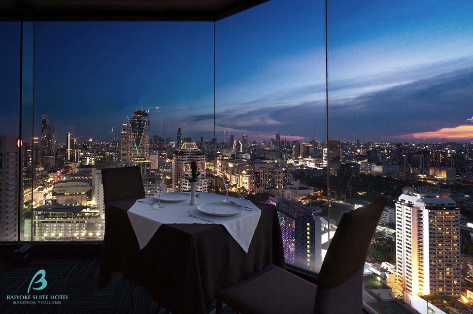 worramon's tweet photo. Special promotion till end Oct, come 4 pay 3, 550 THB pps. #DinnerBuffet #BaiyokeSuiteHotel #Bangkok https://t.co/shQVgQoMNV