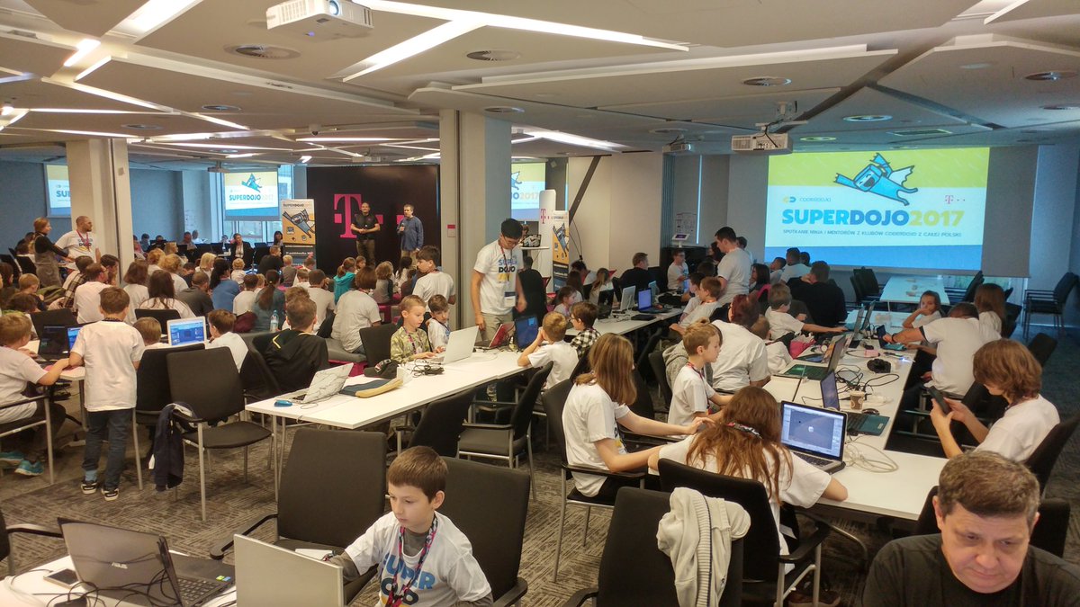 CoderDojoCisie's tweet image. Start! #SuperDojo2017 #inspiracje #EUcodeWeek