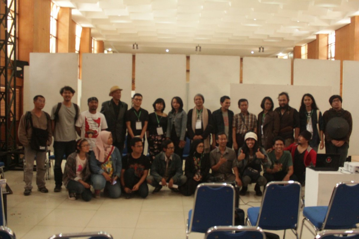 DISKUSI PUBLIK DJAMOE6

Telah berlangsung diskusi seni yang mengupas tuntas pergerakan seni milenial,performance art &amp; hakikat manusia nih