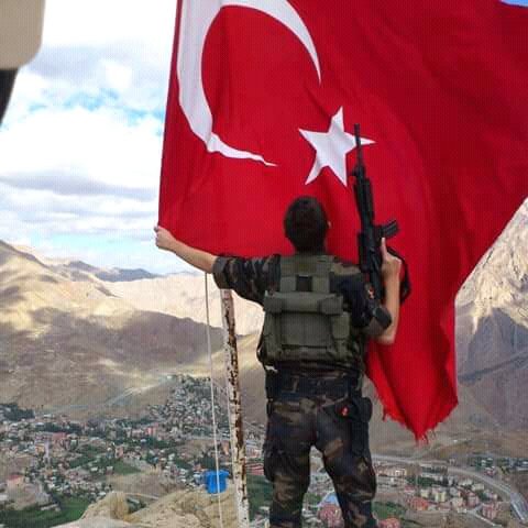 Yüreğimin yükü ağırdı
Dilim veda etsede, Kalbim,seni uzağa uğurlayamadı...