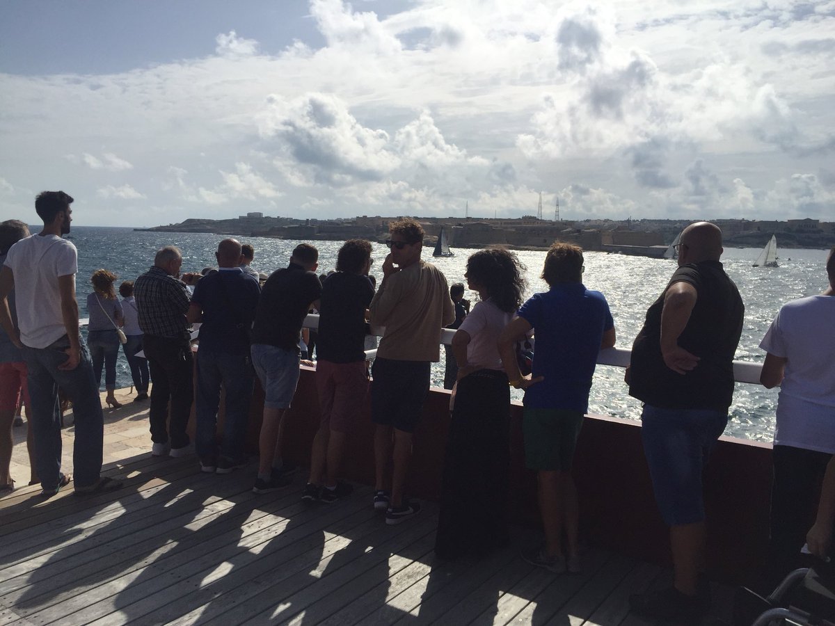 TVMSport's tweet photo. People flock to watch start of @RolexMiddleSea @rmyachtclub @emvigee @maltajournalist #malta #sailing #knots #RMSC17 https://t.co/K60iNityfB