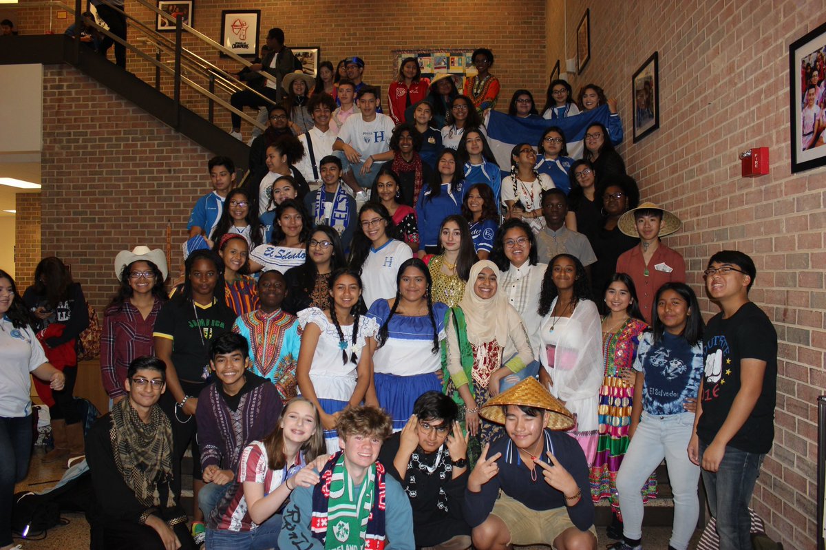 GFHS2020's tweet photo. 2020? the class that can see their future clearly. 🔴🔵⚪️ #shouldvebeenanindian https://t.co/leEqi7kzY6