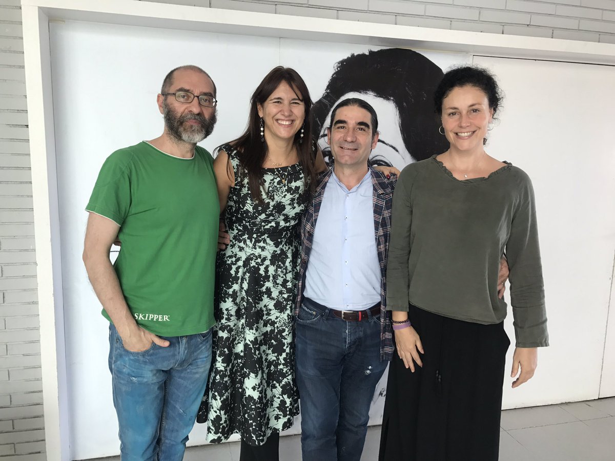 lletres's tweet photo. Som equip! Fem equip! I enguany, en circumstàncies excepcionals hem tirat endavant un Festival Nacional de Poesia excepcional. Gràcies @xavixubdn @PTugues Carolina Hernández @ajsantcugat @LauraBorras @cultura_cat @PuigGordi #FNP17 https://t.co/g1nRTDLUpj