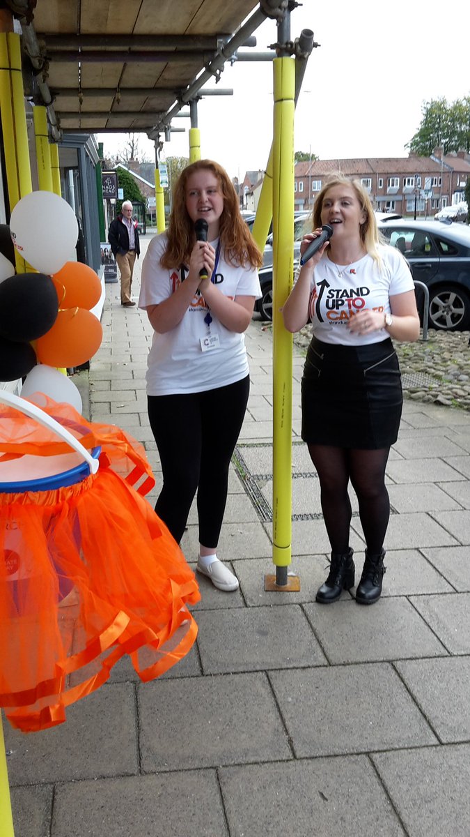 jaynecruk's tweet photo. Brave finale outside to frozens let it go well done Abby and Tasha #crukshops #Northallerton @sharonparker https://t.co/x6WUZkKhGv