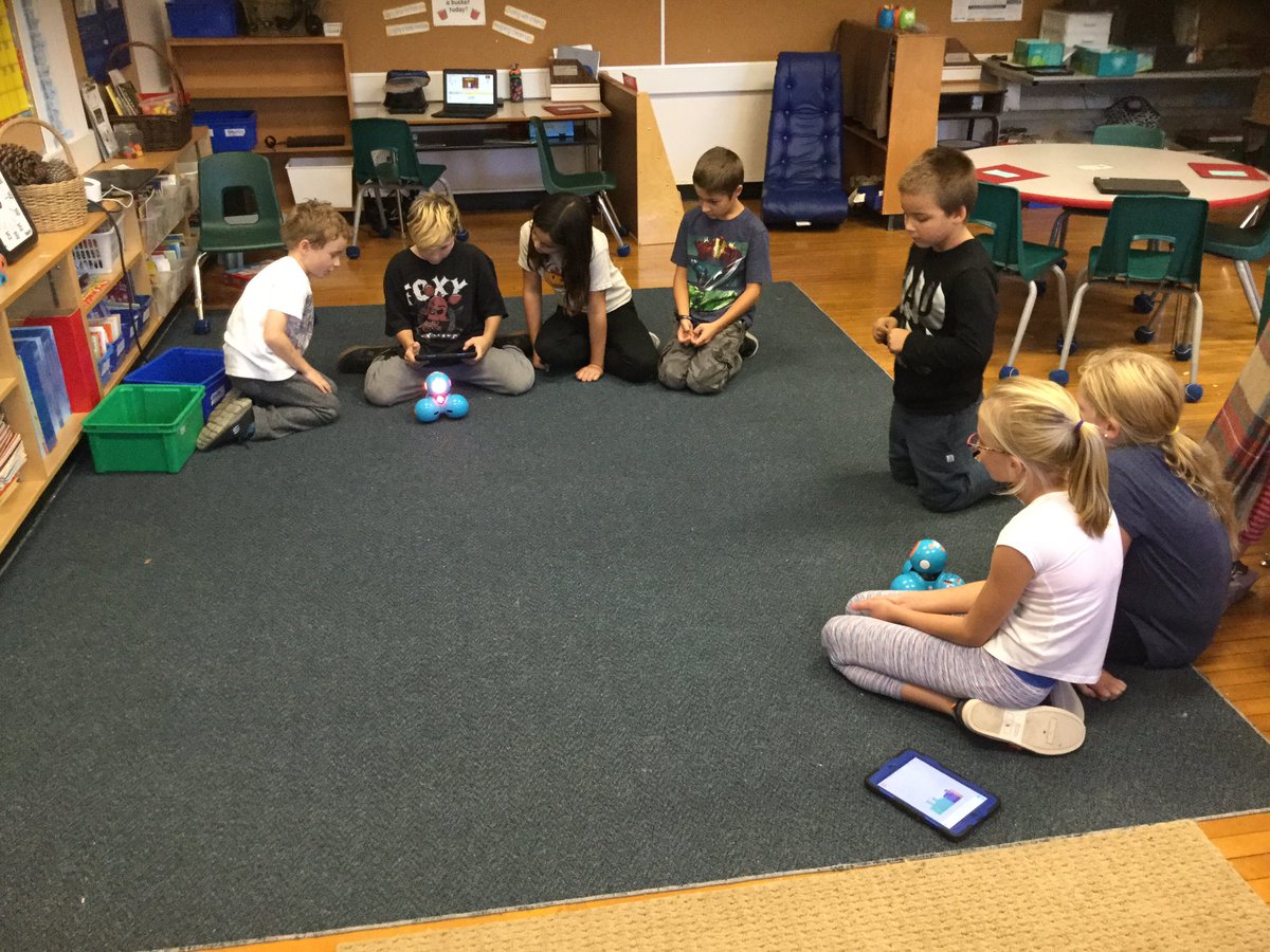 Mversteegedu's tweet image. Innovation &amp;amp; collaboration #CodingBuddies #WorkHard #royalvalues @stone_k @infoAlexandraPS