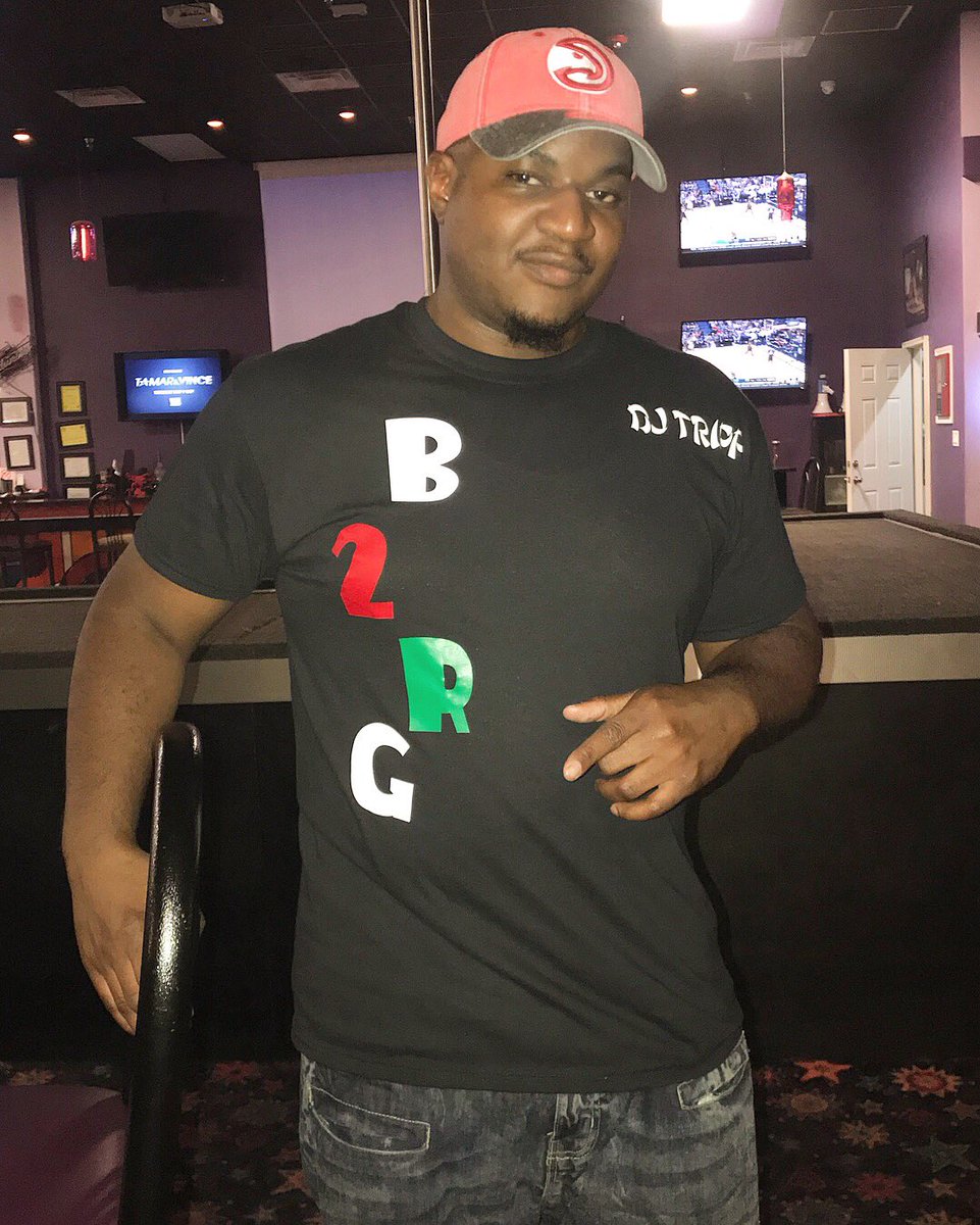 DJTrippShawty's tweet photo. What’s the point of taking pics if you don’t post ‘em! #Salute to @Bombeezy_305 & @wileyboi for the #B2RG sauce shirt!! 💯💯 #DJTRiPP https://t.co/4TFDfLG83b