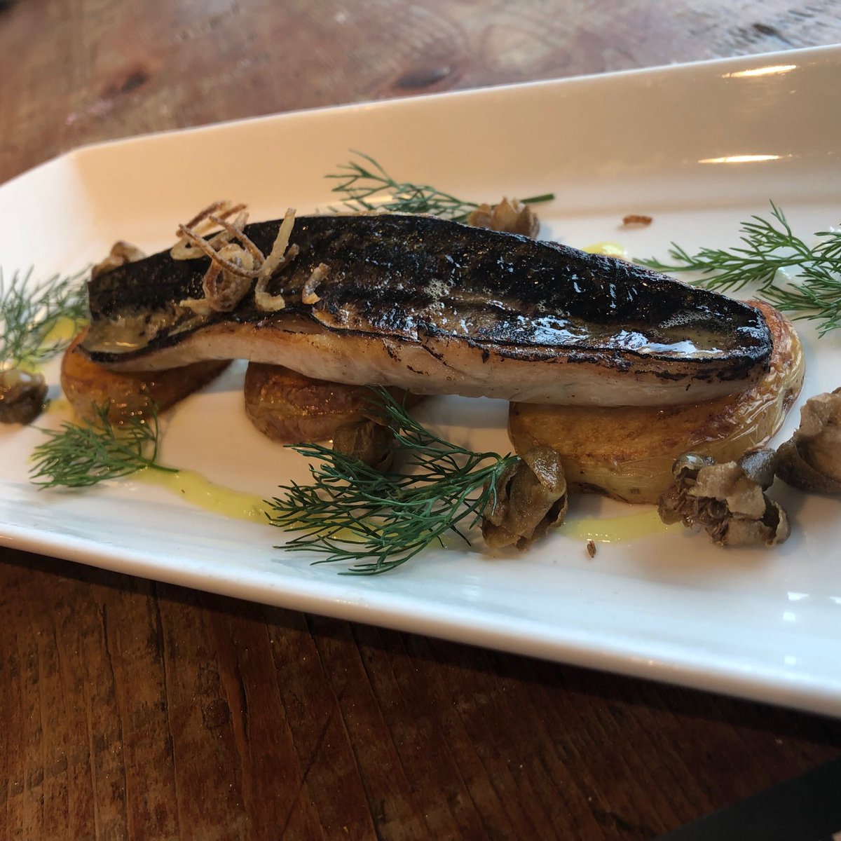 VallumRest's tweet photo. Chef's final tweaks for tomorrow! Lightly cured &amp; smoked local mackerel, sautéed bouillon potatoes, dill &amp; mustard dressing, crispy capers https://t.co/e2oIMIsDz6