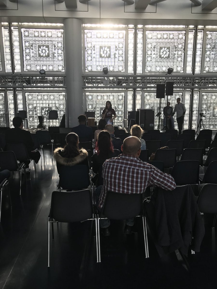 AssoAshma's tweet photo. @NaTakallam_FR au « Pitch In » du #ForumMondeArabe à l’@imarabe https://t.co/VC87VbAn6O